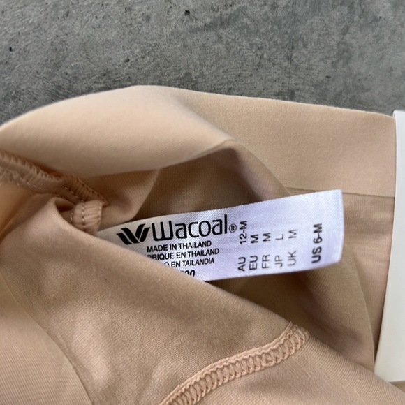 Wacoal NWOT shapewear underwear - Picture 3 of 3